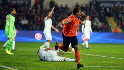 Spor Toto Süper Lig: Medipol Başakşehir: 2 - Atiker Konyaspor: 0 (Maç sonucu)