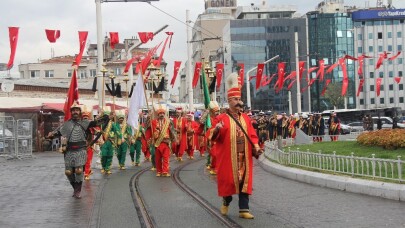 Türk Polis Teşkilatı’nın kuruluşunun 174’üncü yıl dönümü Taksim’de marşlarla kutlandı