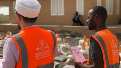 Türkiye’den Yemenli çocuklara yardım