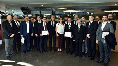 ‘Üçüncü Göz’ün ilk hizmet şampiyonları törenle ödüllerini aldı
