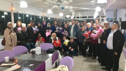 AK Partili kadınlardan annelere iftar yemeği