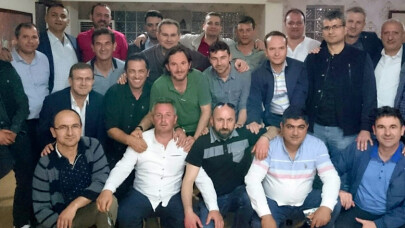 Akif Yener 25 yıl sonra sınıf arkadaşlarıyla buluştu