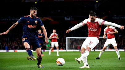 Arsenal, finale göz kırptı