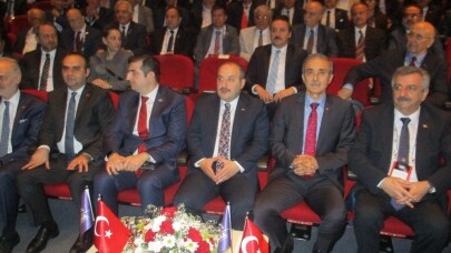 Bakan Mustafa Varank: “Savunma sanayinde satış gelirlerimiz 2018 yılında bir önceki yıla göre, iç pazarda yüzde 30, dış pazarda ise yüzde 20 oranında güçlü bir artış göstermiştir”