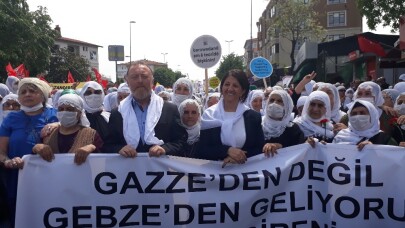 Bakırköy İncirli Caddesi’nde toplanan kortej miting alanına giriş yaptı