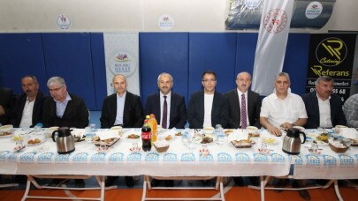 Başkan Büyükgöz iftarını gençlerle açtı