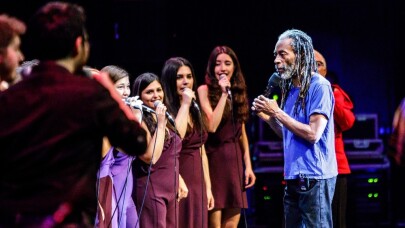 Bobby McFerrin, Gimme5 ve Chromas izleyenleri büyüledi