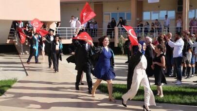 BUBYO’da Mezuniyet Coşkusu