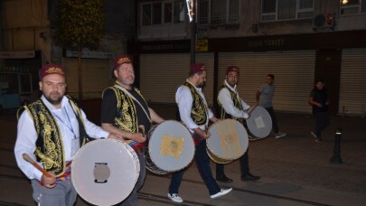 Bursa’da ramazan davulcuları ilk mesaisine başladı