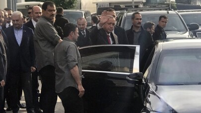 Cumhurbaşkanı Erdoğan, AK Parti İstanbul İl Başkanlığından ayrıldı