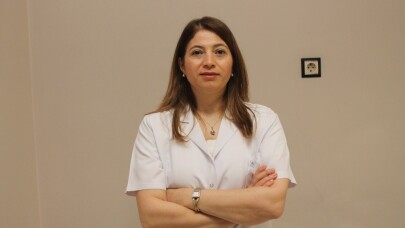 Dr. Ayşenur Cetişli: “Sağlıklı cildin en önemli kuralı dengeli nem oranıdır”