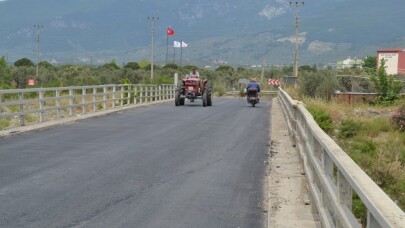 Edremit’te bir haftada 7 bin metrekare asfalt