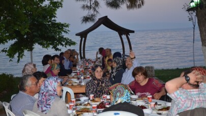 Engelsiz yaşam merkezi iftarda bir araya geldi