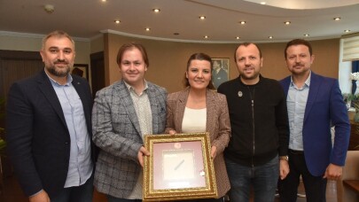 Gazilerden Başkan Hürriyet’e anlamlı hediye