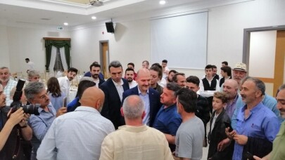 İçişleri Bakanı Süleyman Soylu, Karadenizlilerle sahurda buluştu