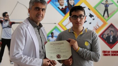 İhlas Koleji öğrencisine Calmun 2019’dan ödül