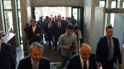 İstanbul Valisi Ali Yerlikaya İBB Başkanlık binasına geldi