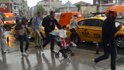 İstanbul’a sağanak yağış sürprizi