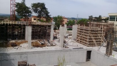 Kandıra Belediyesi’nin yeni hizmet binasında çalışmalar sürüyor