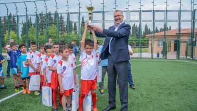 Karacabey’de minikler futbol turnuvası coşkusu