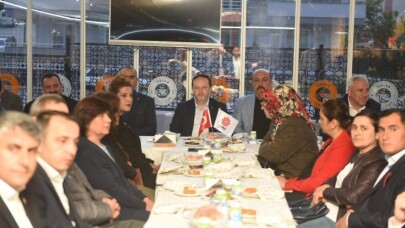 Karesi’nin muhtar ve meclis üyeleri iftarda buluştu