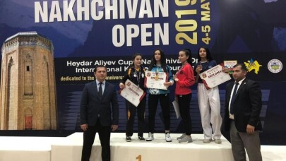 Kartepeli Aysima yüzleri güldürüyor