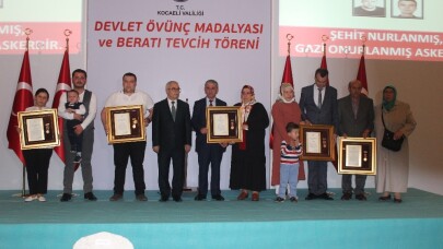 Kocaeli’de şehit ailesi ve gazilere devlet övünç madalyası verildi