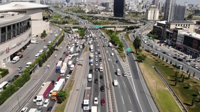 Mahmutbey gişelerde bayram yoğunluğu havadan görüntülendi