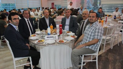 Metal işçileri iftarda buluştu