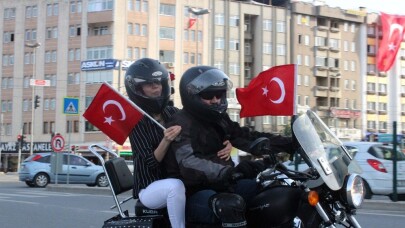 Motosiklet tutkunları ‘demirden at’larını 19 Mayıs için sürdü