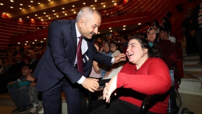 Özel çocuklara diplomalarını Başkan Büyükgöz verdi
