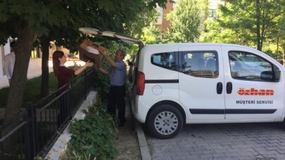 Özhan Gönüllüleri’nden kıyafet bağışı