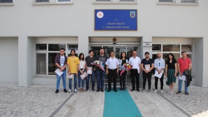 SAÜ’lü öğrencilerden ’Silahla Olamaz’ başlıklı çalışma