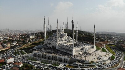 Tarihçi Kadir Mısıroğlu son yolculuğuna uğurlandı