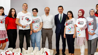 Toplanılan temizlik ve kişisel bakım ürünleri gençlere ulaşıyor