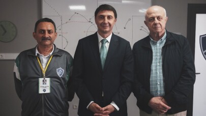 Trabzonspor’un efsane golcüsü BiP için babasıyla kameraların karşısına geçti