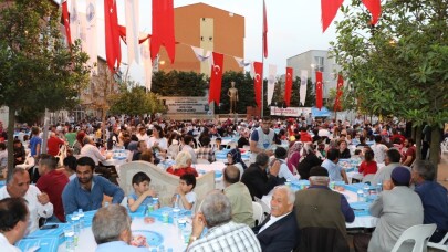 Türkoba Meydanı binlerce kişiyi iftarda buluşturdu