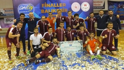 Ünilig Futsal Turnuvası’nda şampiyonlar belli oldu