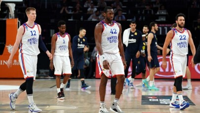 Anadolu Efes, Fenerbahçe karşısında bu sezon 5. kez kazandı