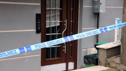 Aşırı yağmur sonucu binanın istinat duvarı çöktü, 23 hane boşaltıldı