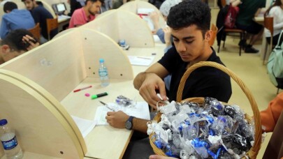 Bağcılar Belediyesi’nden YKS’ye girecek öğrencilere moral hediyesi