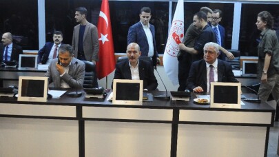 Bakan Soylu, Seçim Güvenlik Koordinasyon Merkezinde toplantıya katıldı