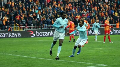 Başakşehir, Adebayor’a teşekkür etti