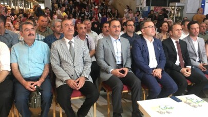 Başkan Haydar Ali Yıldız, öğrencilerin karne heyecanına ortak oldu