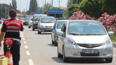 Bayram tatili sonrası Kuzey Ege’de trafik yoğunluğu arttı