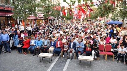 Beyoğlu’nda çocuklar toplu sünnet şöleninde doyasıya eğlendi