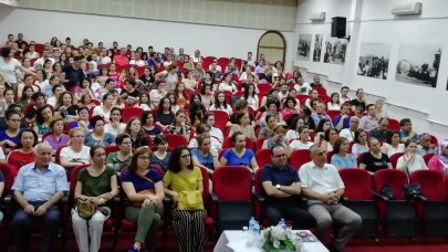 Burhaniye’de öğretmenlere mesleki eğitim semineri