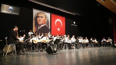 Büyükçekmece Belediyesi Halk Akademisi’nde mezuniyet coşkusu