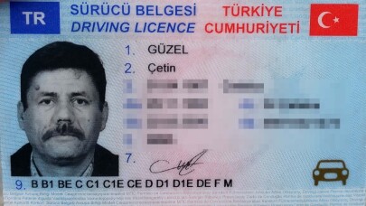 Çatalca’da hatalı sollama yapan çekici tırla kafa kafaya çarpıştı