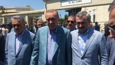 Cumhurbaşkanı Erdoğan: “Kuzey Kıbrıs’taki Türk soydaşlarımızın haklarını ilgili alakalı olmayanlara yedirtmeyiz”